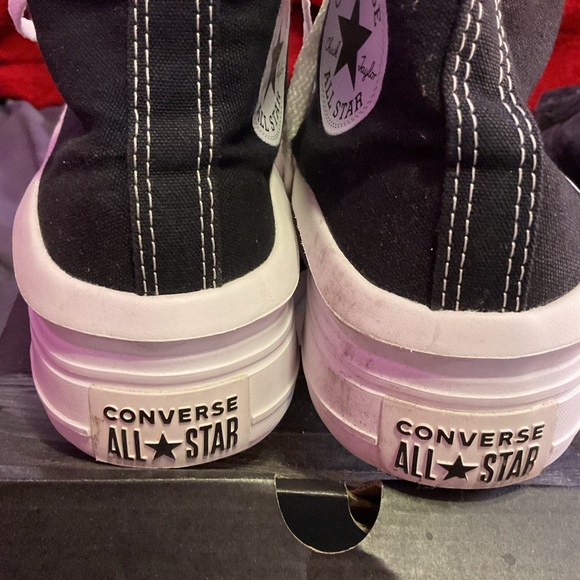 Converses - Picture 4 of 4